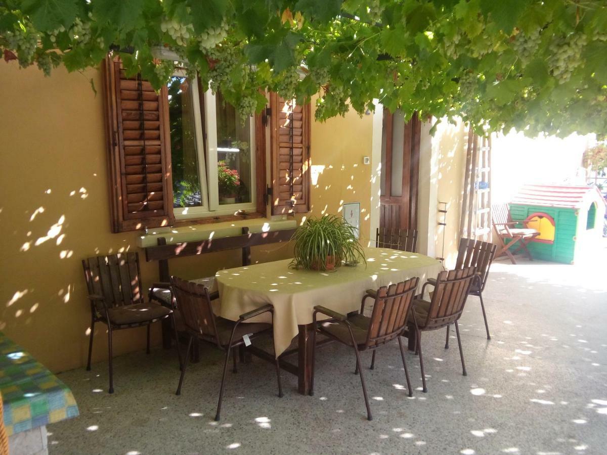 Villa Zajednica อิตชิชี ภายนอก รูปภาพ